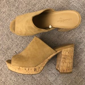Universal Thread Suede Cork Heels